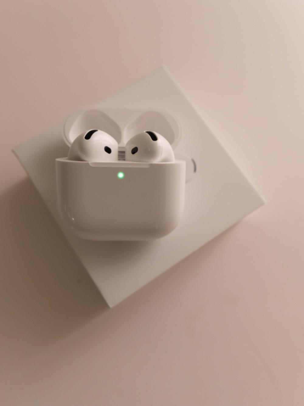 Apple AirPods 4 with Active Noise Cancellation ANC + Original Box